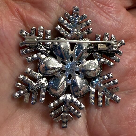 Sparkly Crystal Snowflake Brooch NWOT - Picture 3 of 4
